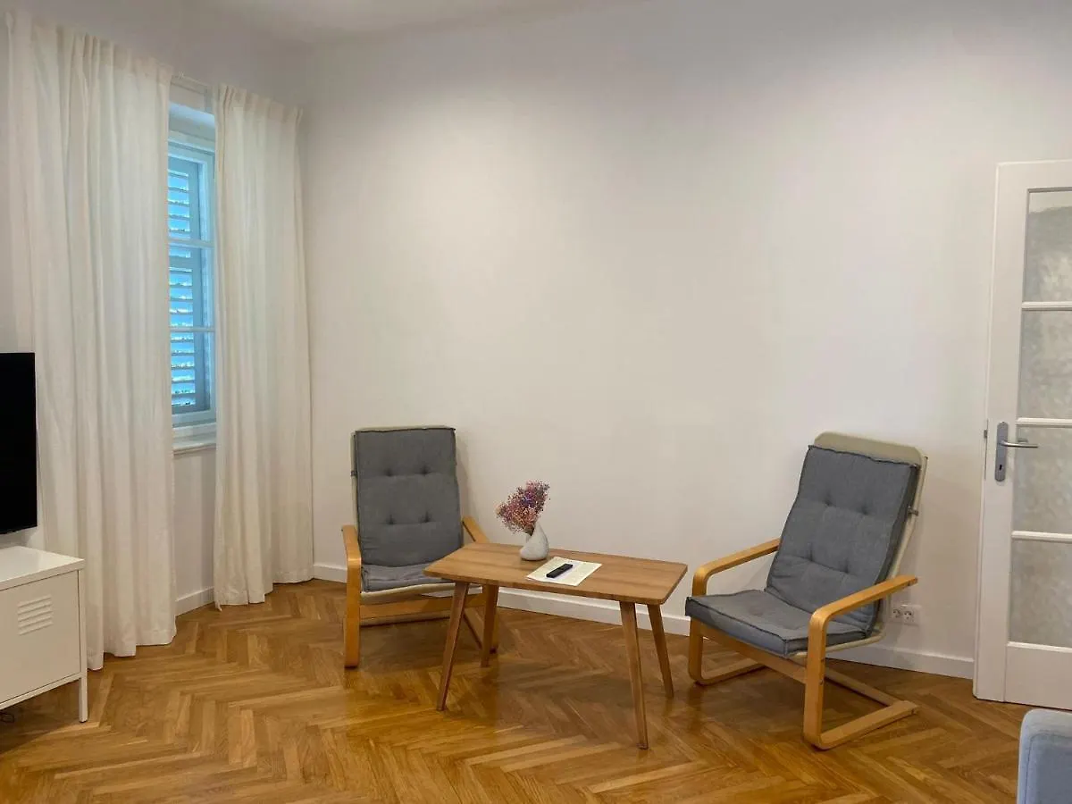 Specious And Newly Decorated At Bacvice Beach Split Hırvatistan